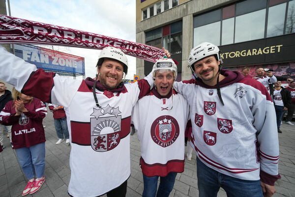 Līdzjutēji pirms pasaules hokeja čempionātā spēles. Foto: Edijs Pālens/LETA