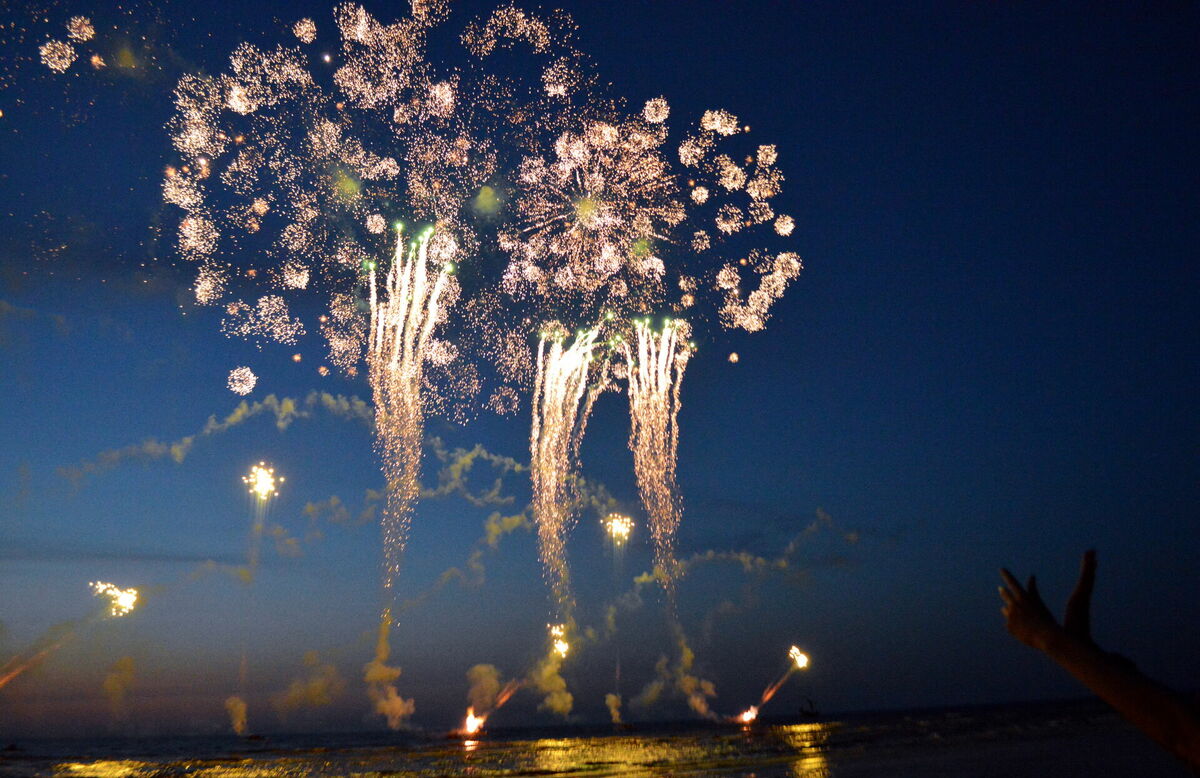 Uguņošana vasaras sezonas atklāšanā Jūrmalas Kūrorta svētkos. Foto: Zane Bitere/LETA