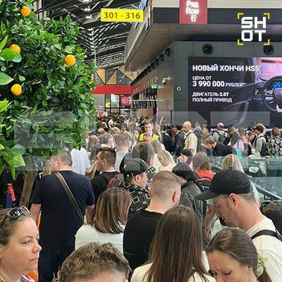 Atcelto lidojumu dēļ simtiem cilvēku iesprūduši Maskavas lidostās. Foto: Ekrānuzņēmums no "X"