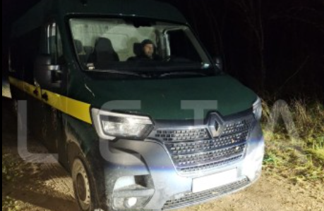 Pērn novembrī aizturētais viltotais auto. Foto: LETA