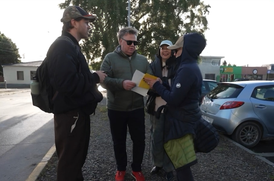 Ekrānuzņēmums no šova "Četri uz koferiem"