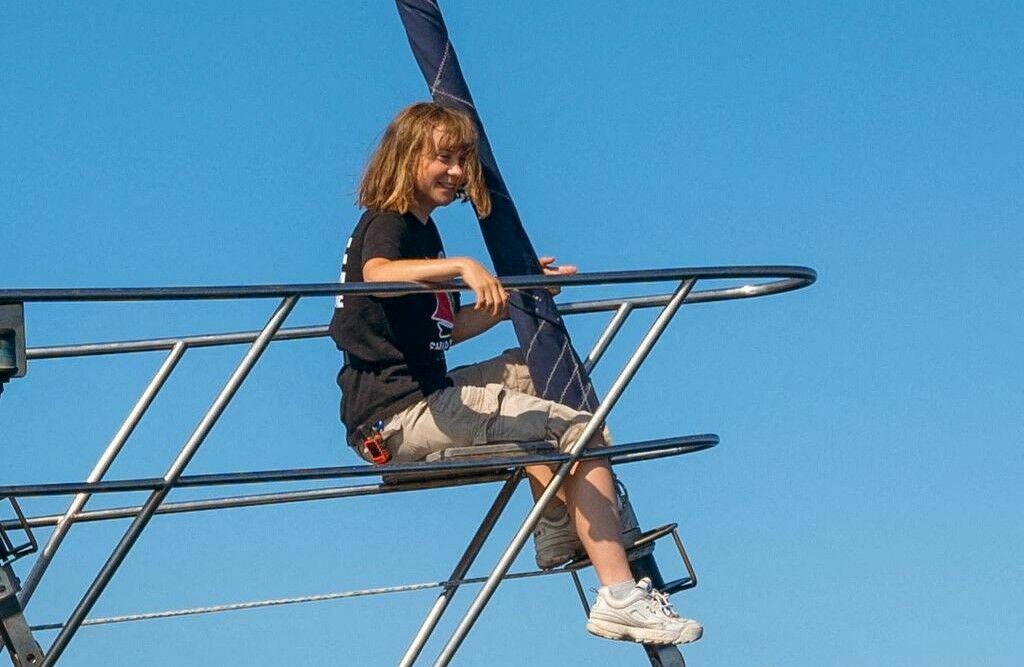 Grēta Tūnberga uz jahtas, kas dodas uz Gazu. Foto: Freedom Flotilla Coalition/via REUTERS