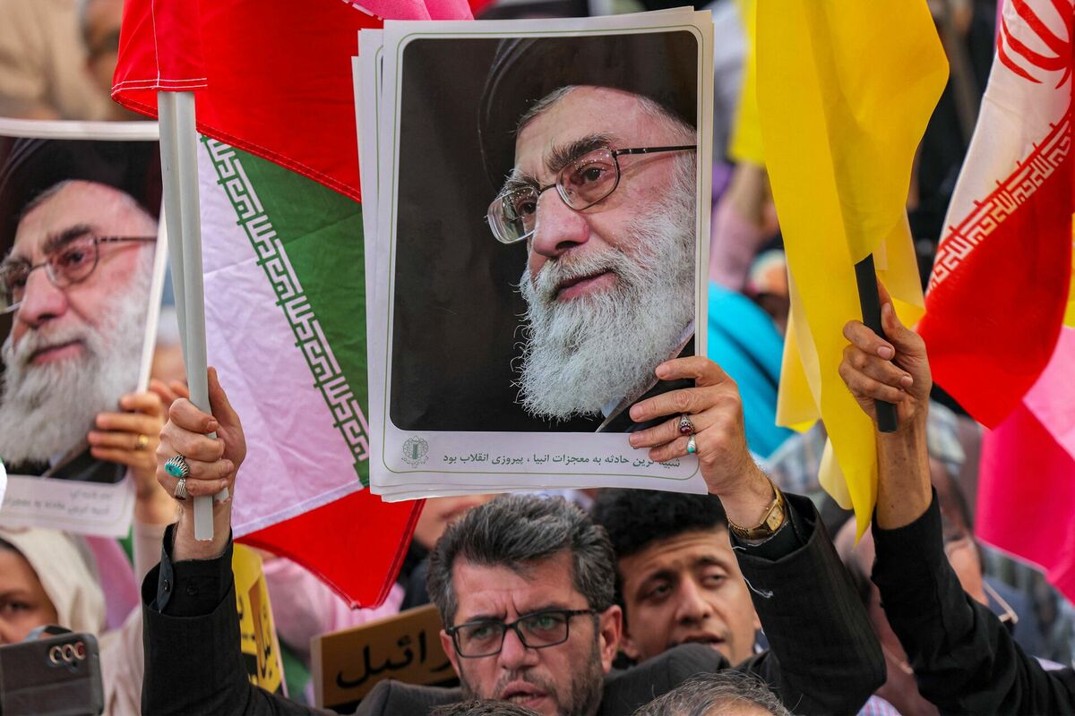 Ali Hamenei portrets. Foto: ATTA KENARE / AFP / Scanpix