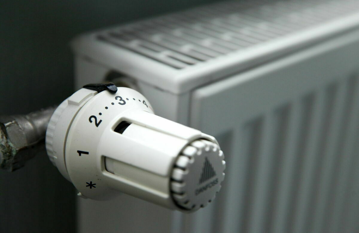 Radiatoru termoregulators. Foto: Ieva Lūka/LETA