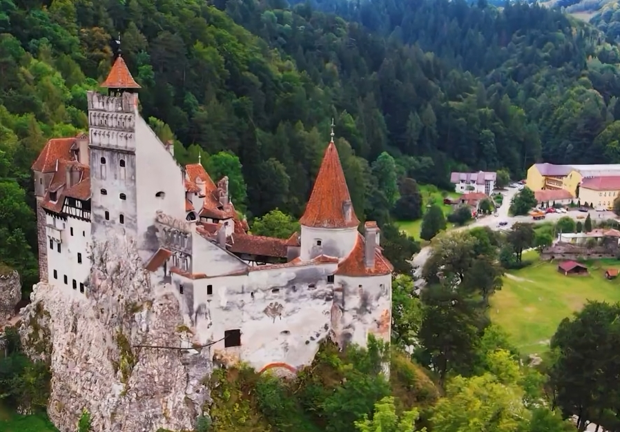 Foto: Ekrānuzņēmums no raidījuma "Ceļot bez robežām"