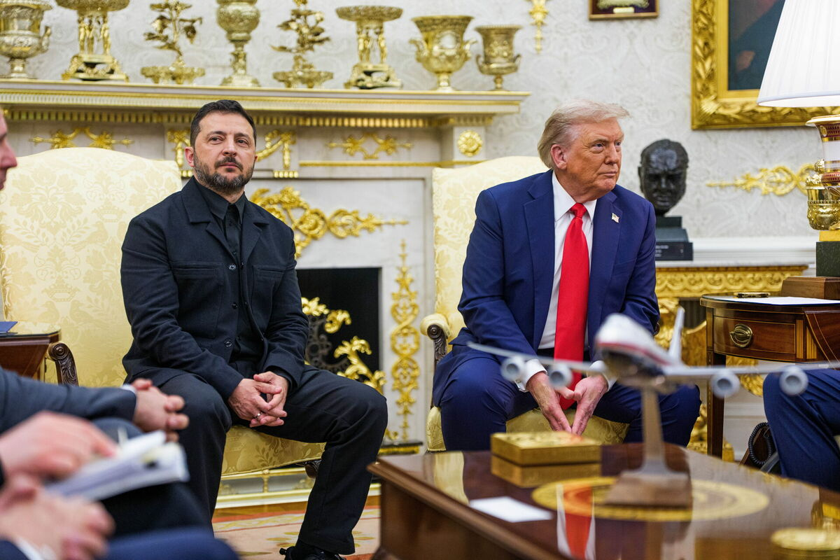 Volodimirs Zelenskis un Donalds Tramps. Foto: EPA/AARON SCHWARTZ / Scanpix