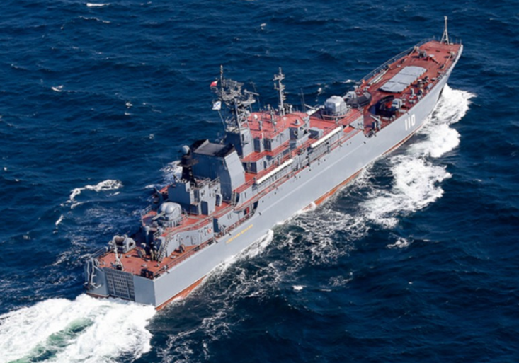 Krievijas karakuģis "Aļeksandr Šabaļin". Foto: tessaron_news_3/Instagram