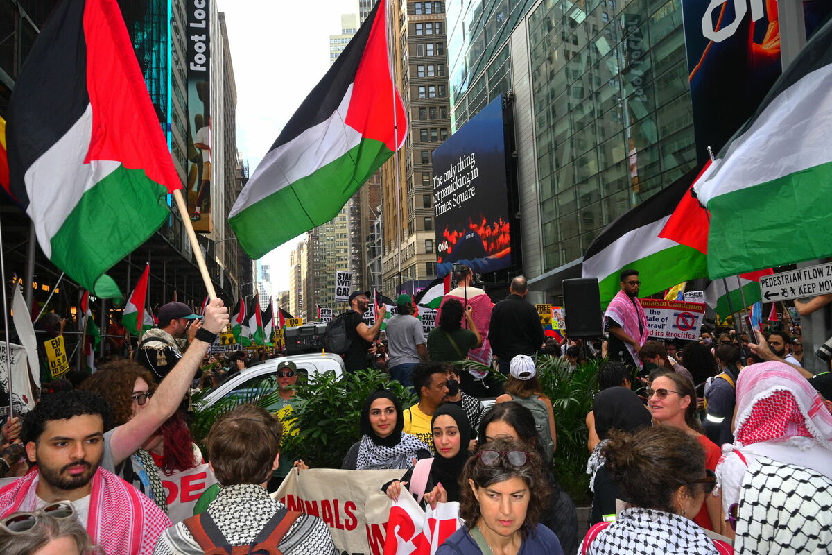 Protests palestīniešu atbalstam Ņujorkā. Foto: EPA/JOHN TAGGART