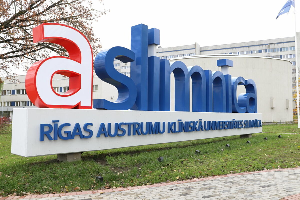 Rīgas Austrumu klīniskās universitātes slimnīca teritorija. Foto: Līga Gredzena/LETA