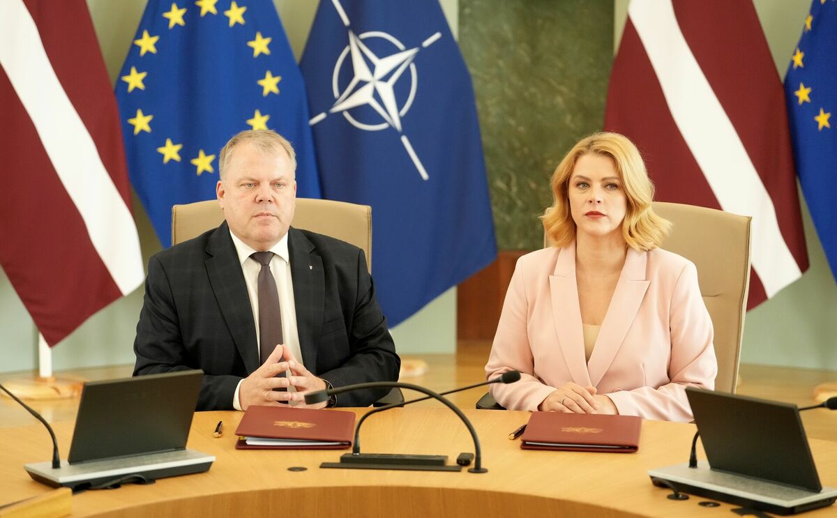 Latvijas Pašvaldību savienības (LPS) priekšsēdis Gints Kaminskis un premjere Evika Siliņa. Foto: LETA