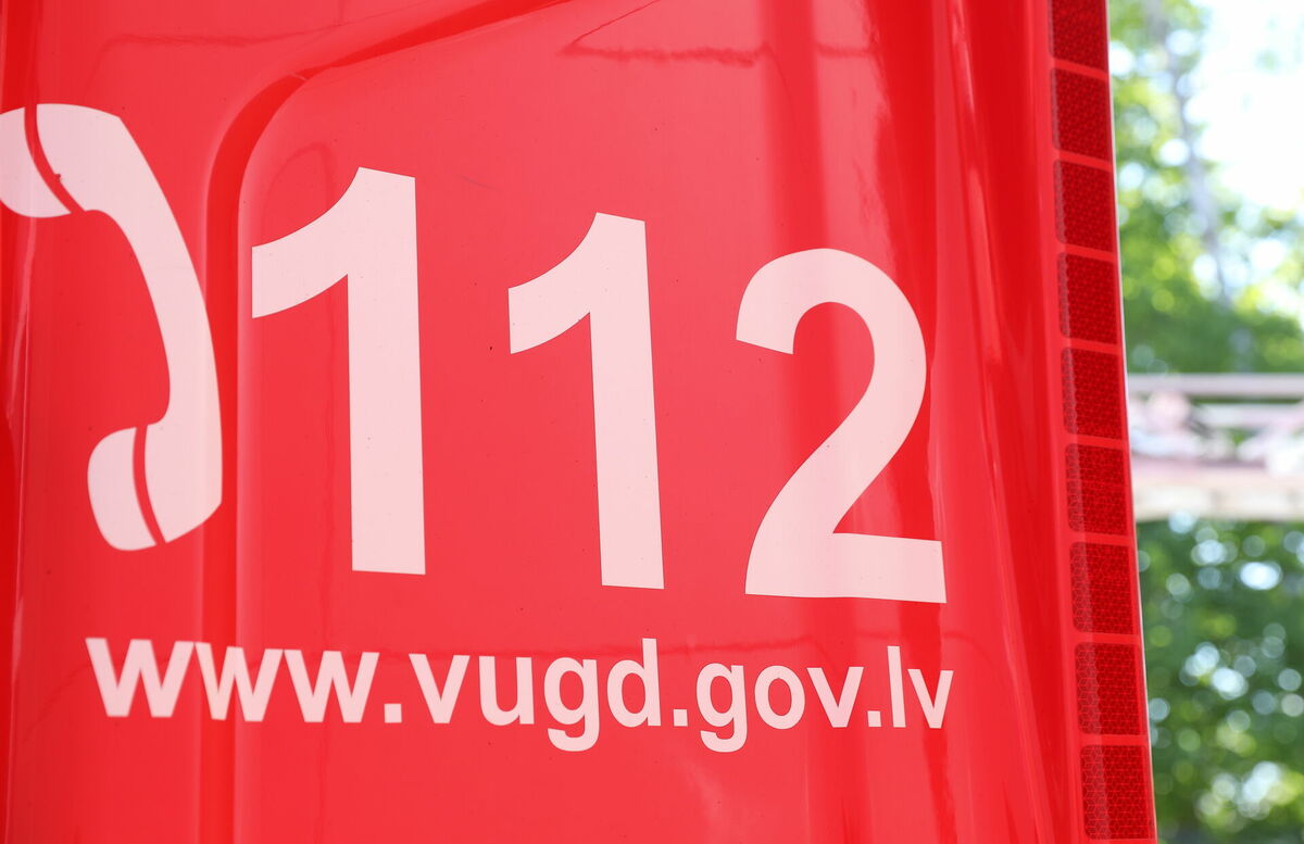 Valsts ugunsdzēsības un glābšanas dienesta automašīna. Foto: LETA