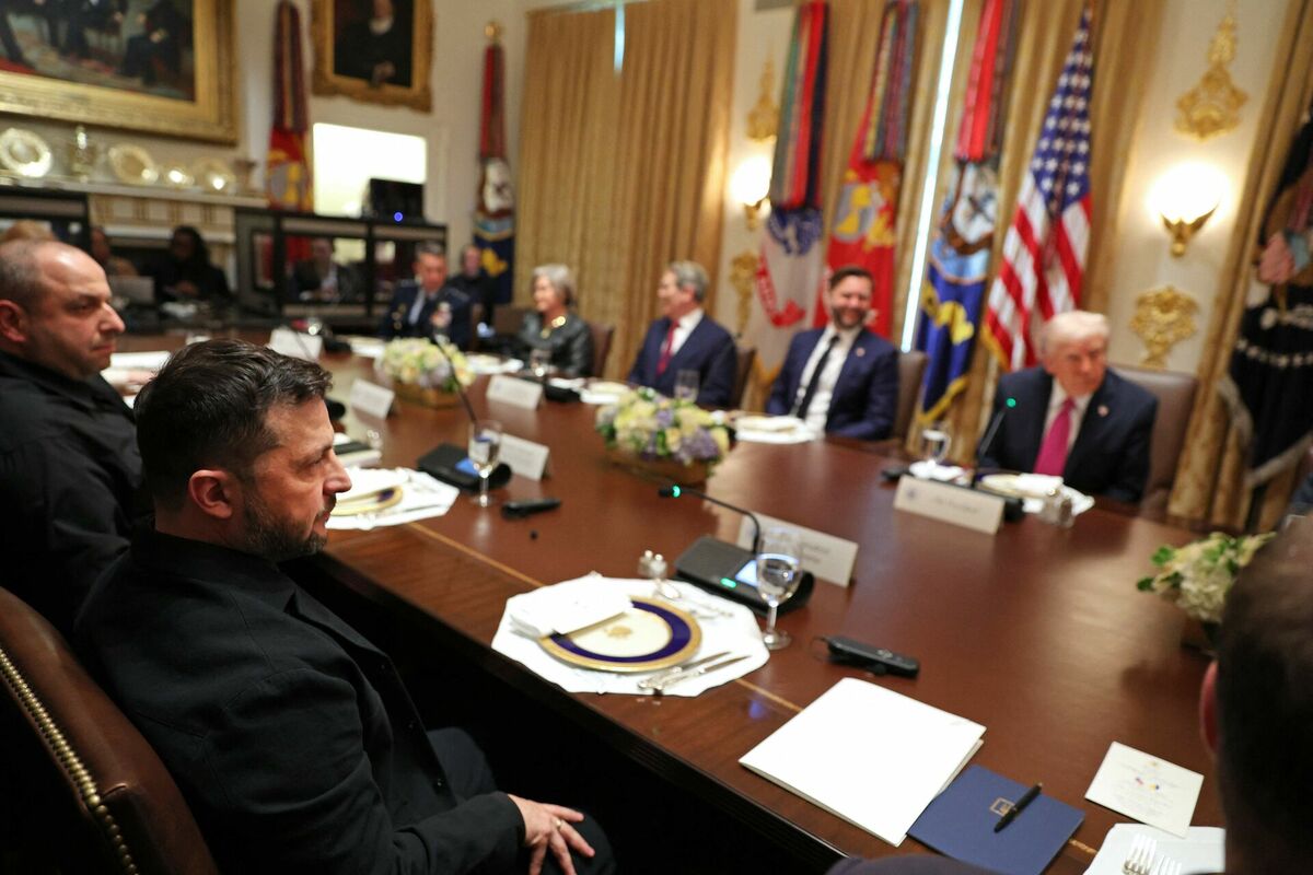Volodimirs Zelenskis un Donalds Tramps Vašingtonā. Foto: TOM BRENNER / AFP