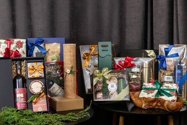 Foto: Korporatīvās Ziemassvētku dāvanas, dāvanu komplekti. Fotogrāfe: Anete Zartika