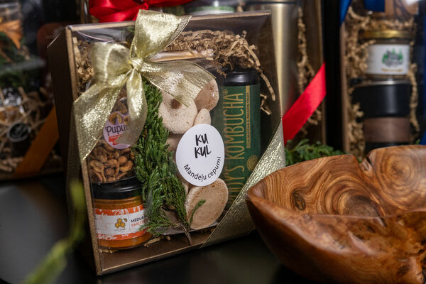 Foto: Ziemassvētku dāvanu komplekti pepedavanas.lv. Fotogrāfe: Anete Zartika
