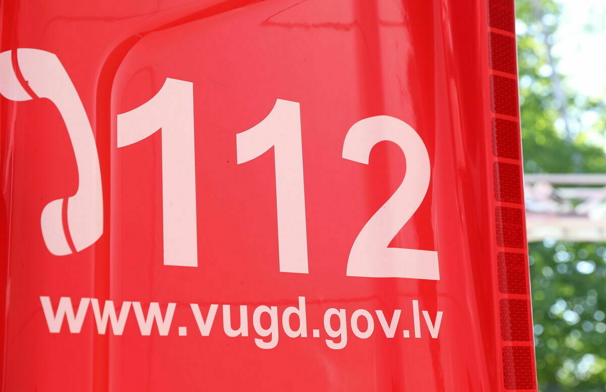 Valsts ugunsdzēsības un glābšanas dienesta automašīna. Foto: LETA