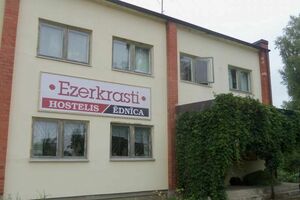 "Ezerkrasti" ēdnīca Ezerē