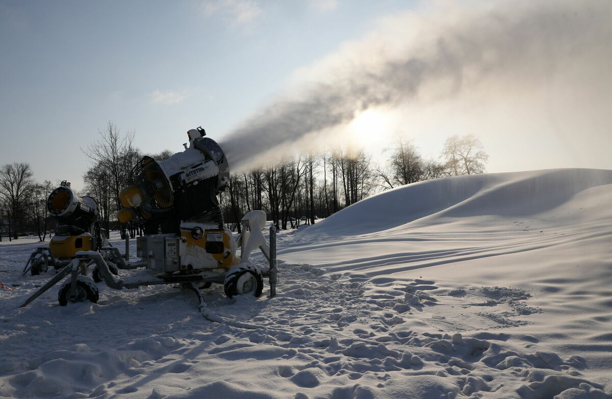 Sniega pūtējs. Foto: LETA