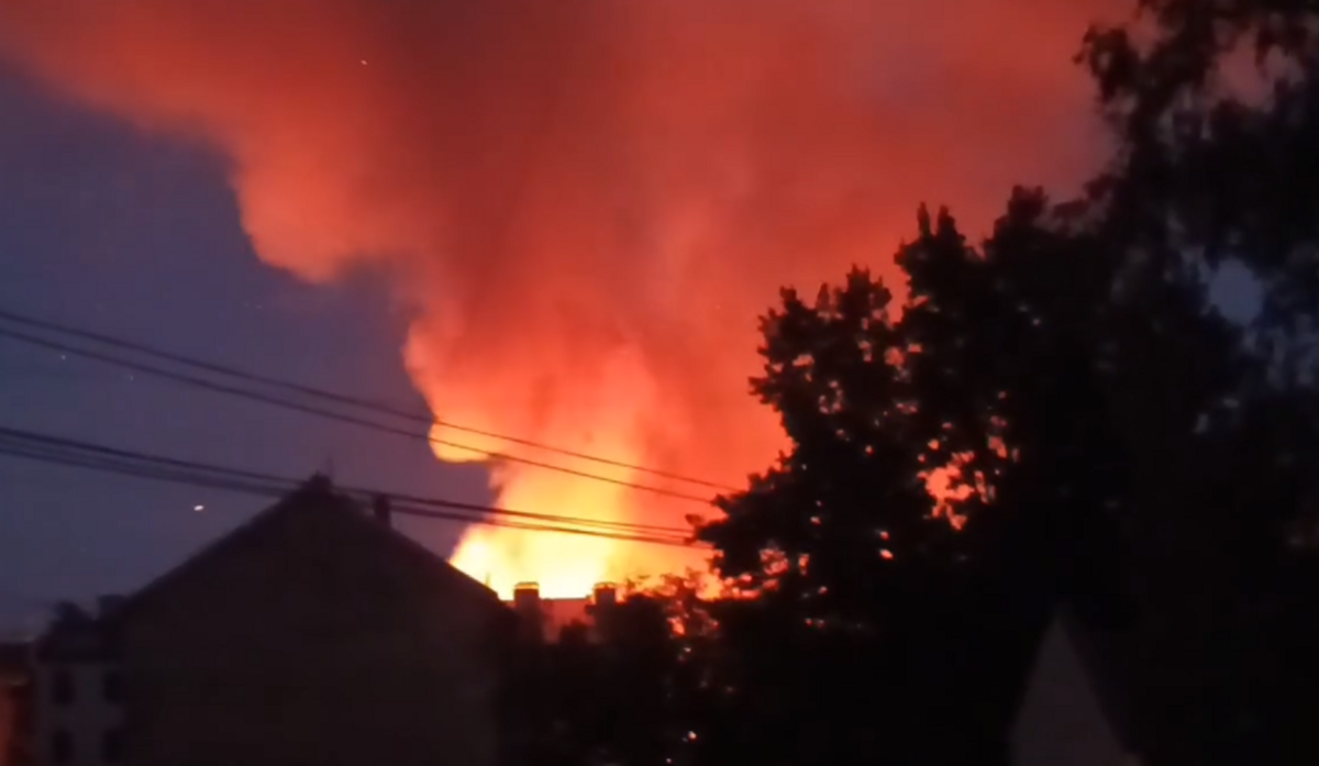 Ugunsgrēks Grīziņkalnā 2024. gada maijā. Foto: Ekrānšāviņš/Facebook