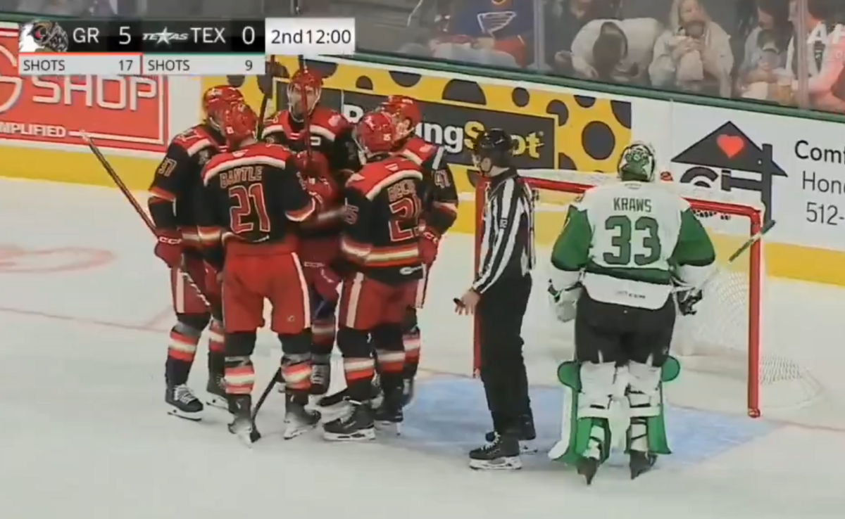 Foto: Ekrānuzņēmums no hokeja spēles/ "X"/ @griffinshockey