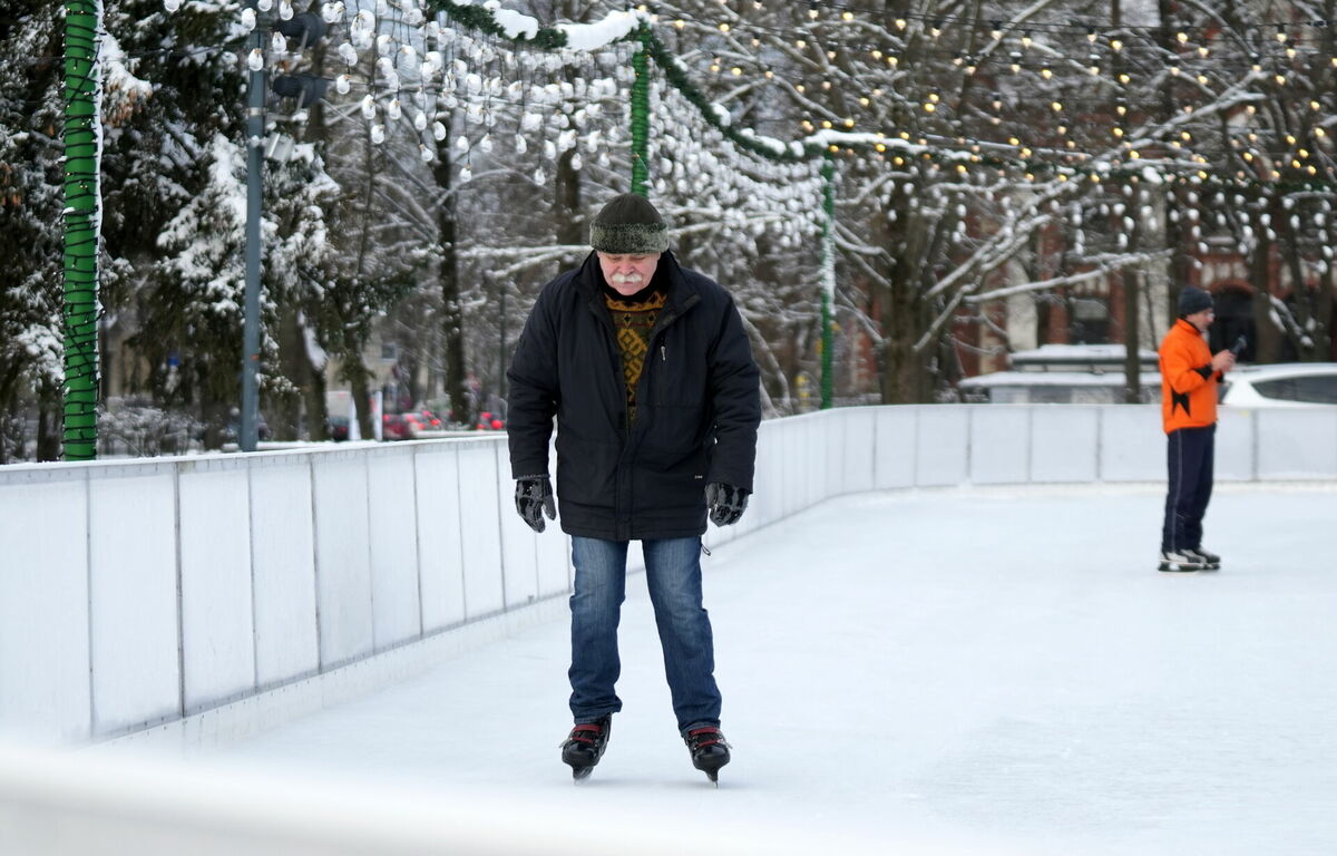 Publiskā slidotava Esplanādē. Foto: LETA