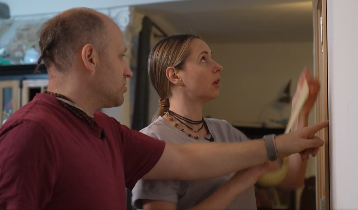 Ekrānuzņēmums no šova "Ģimene burkā"