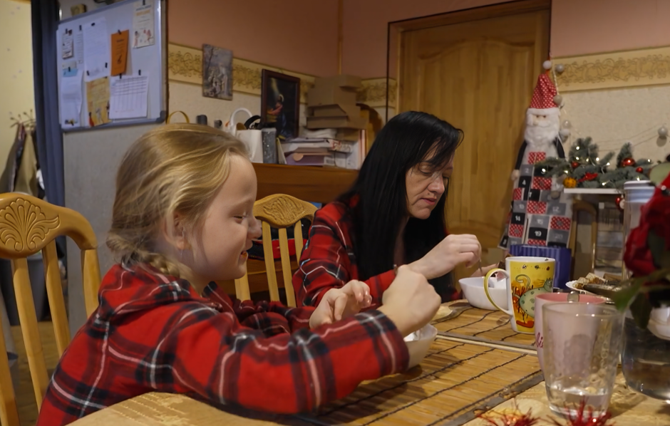 Ekrānuzņēmums no šova "Ģimene burkā"