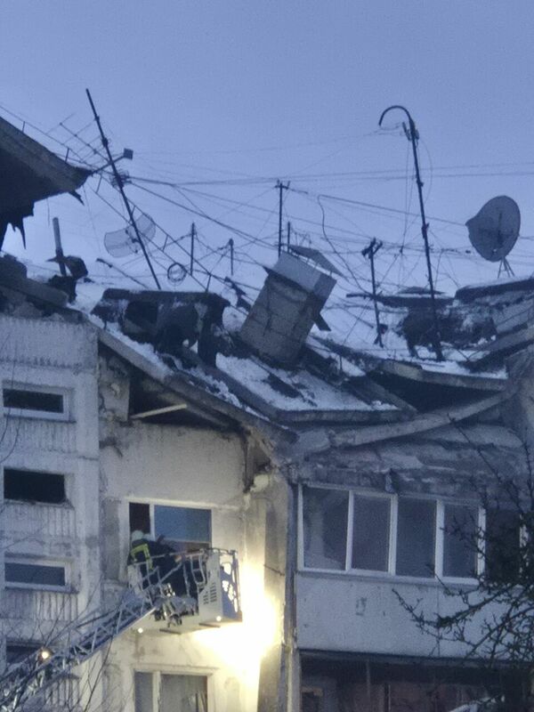 Ēkas jumta nogruvums tuvplānā. Foto: Inga, 360 Ziņas