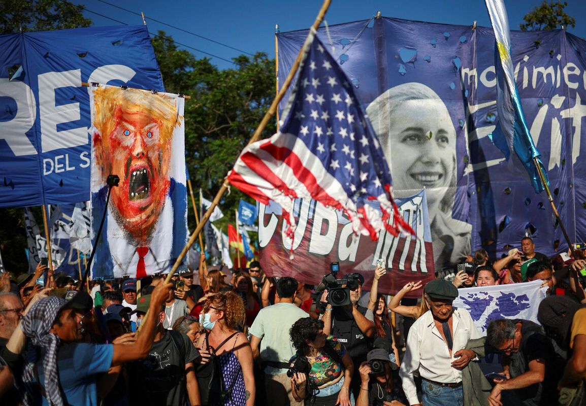 Protests pret ASv uzbrukumiem Venecuēlai. Foto: REUTERS/Agustin Marcarian