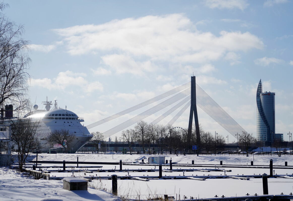 Skats uz Vanšu tiltu. Foto: LETA