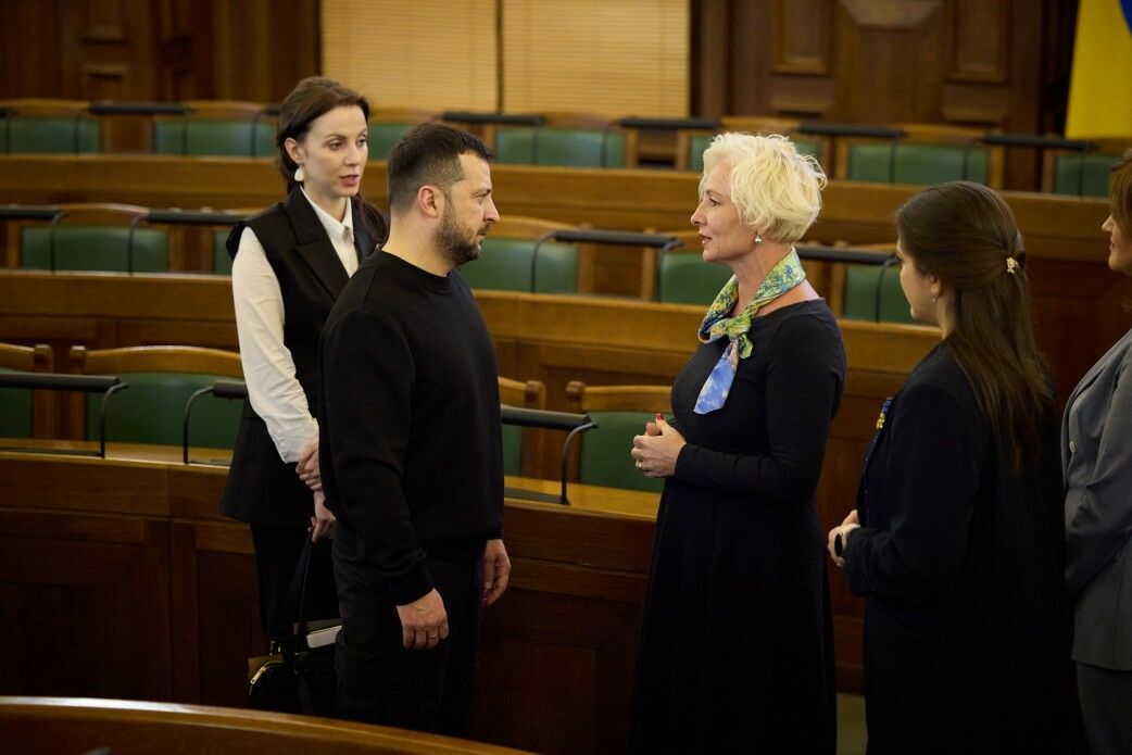 Ukrainas prezidents Volodimirs Zelenskis un Saeimas priekšsēdētāja Daiga Mieriņa Ukrainas prezidenta vizītes laikā Latvijā 2024. gada janvārī. Foto: Ukrainas Prezidenta birojs