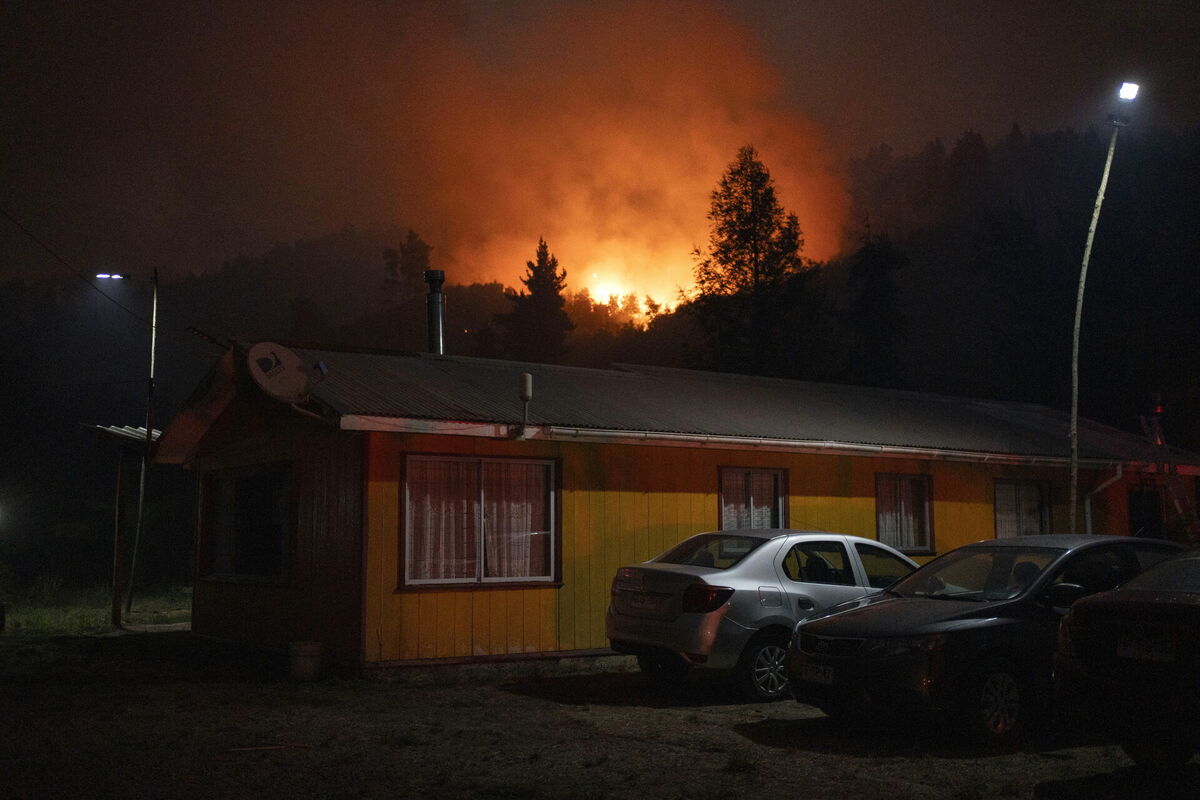 Ugunsgrēki Čīlē. Foto: EPA/ADRIANA THOMASA/Scanpix