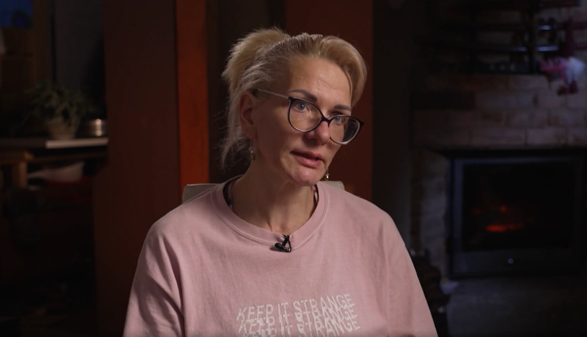 Ekrānuzņēmums no raidījuma "Ģimene burkā"