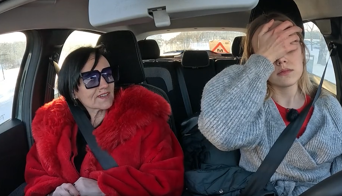 Ekrānuzņēmums no raidījuma "Ģimene burkā"