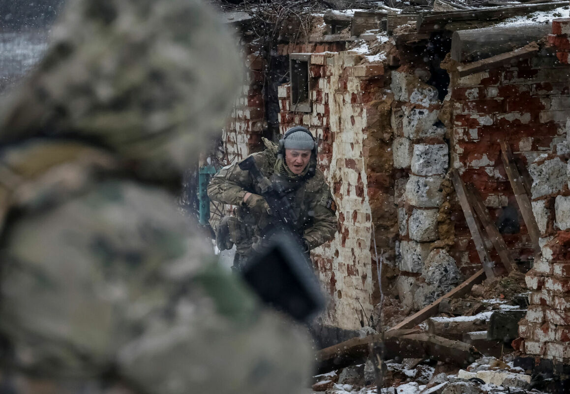Ārvalstu brīvprātīgais Ukrainas armijā. Foto: REUTERS/Sofiia Gatilova/Scanpix
