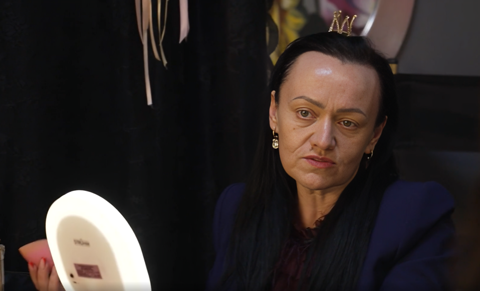 Ekrānuzņēmums no raidījuma "Ģimene burkā"