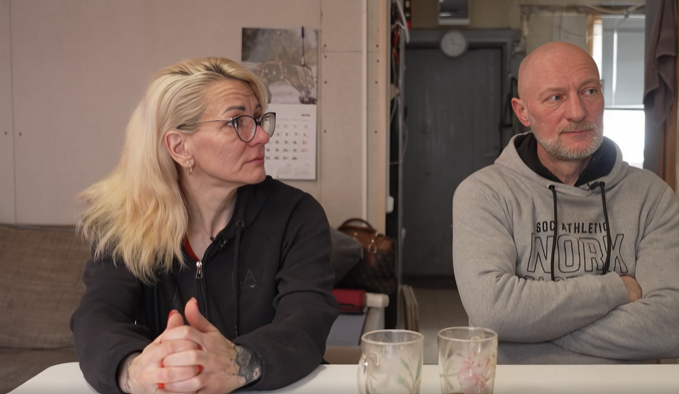 Ekrānuzņēmums no raidījuma "Ģimene burkā"