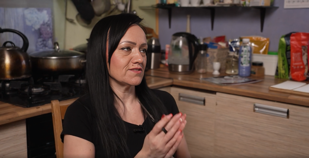 Ekrānuzņēmums no raidījuma "Ģimene burkā"