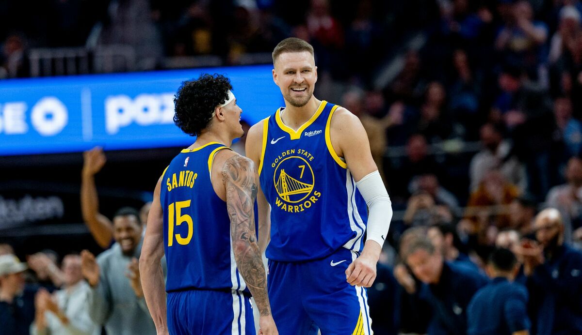 Gui Santušs un Kristaps Porziņģis. Foto: Bob Kupbens/Scanpix