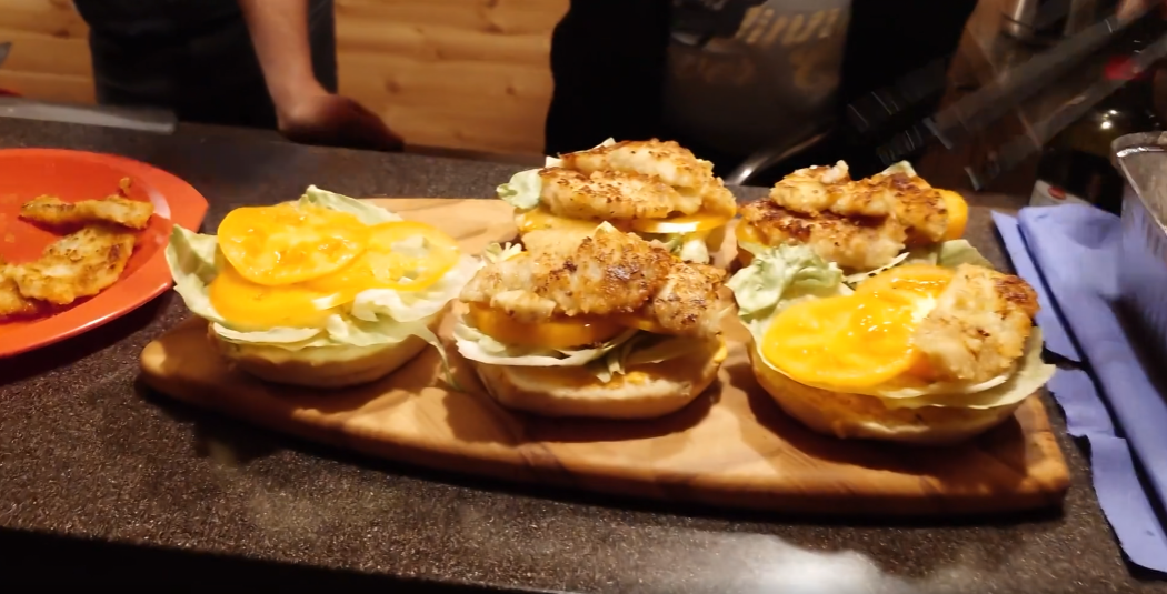 Ekrānuzņēmums no raidījuma "Atkal cope..."