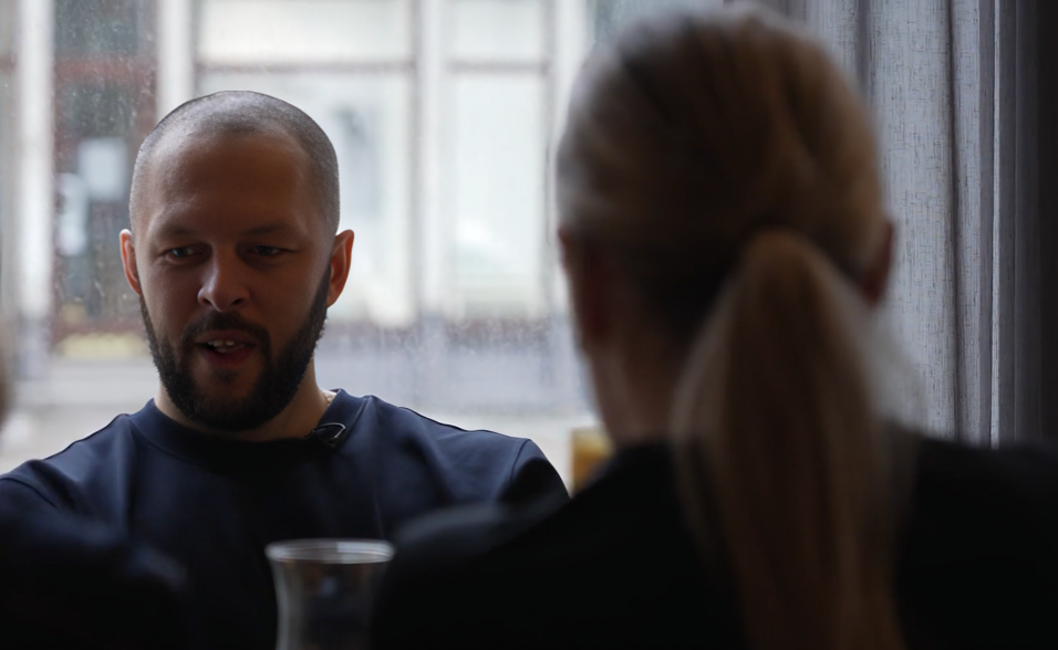 Ekrānuzņēmums no raidījuma "Ģimene burkā"