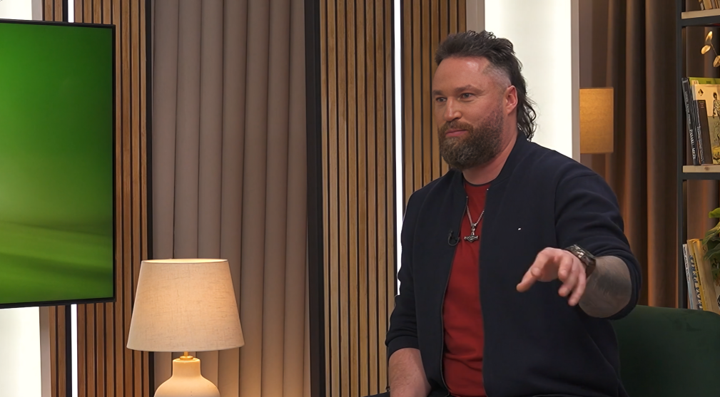 Ekrānuzņēmums no raidījuma "Burku studijā!"