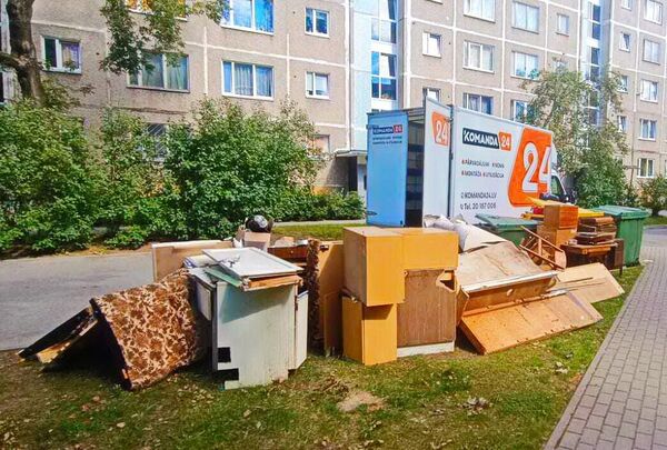 Mēbeļu izvešana, Foto: Komanda24
