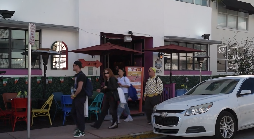 Ekrānuzņēmums no raidījuma "Četri uz koferiem"