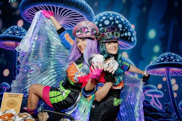 SPLAX neon splatter paint studija. Foto: SPLAX