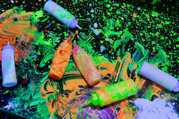 SPLAX neon splatter paint studija. Foto: SPLAX