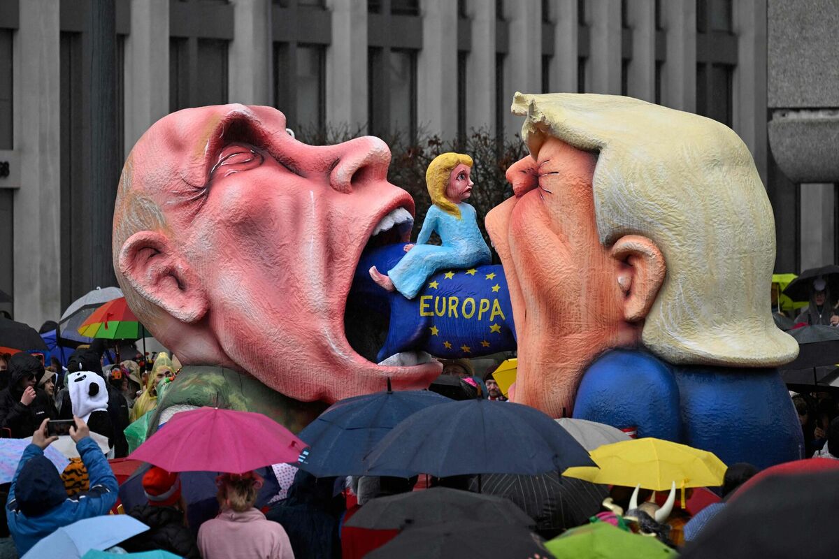 Žaka Tillija skulptūra. Foto: INA FASSBENDER / AFP