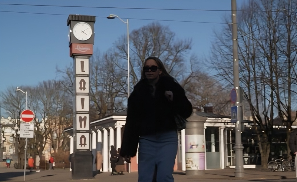 Ekrānuzņēmums no raidījuma "Ģimene burkā"