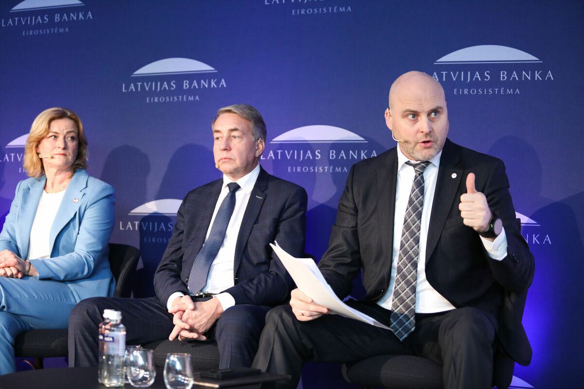 NA, ZZS un AS pārstāvji Ilze Indriksone, Uldis Augulis un Andris Kulbergs. Foto: LETA