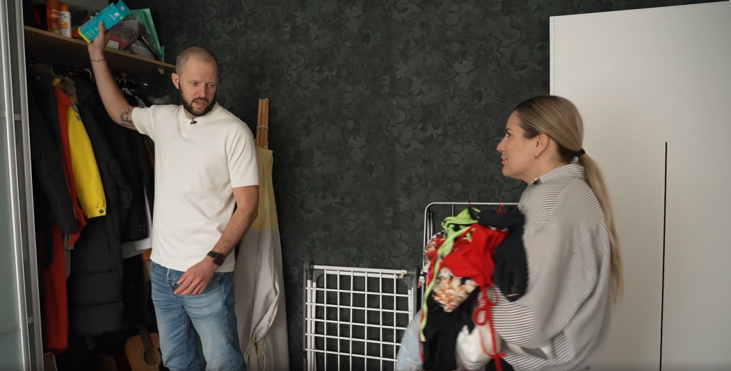 Ekrānuzņēmums no raidījuma "Ģimene burkā"