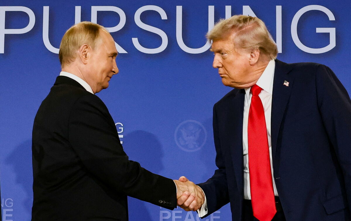 Vladimirs Putins un Donalds Tramps. Foto: REUTERS/Kevin Lamarque